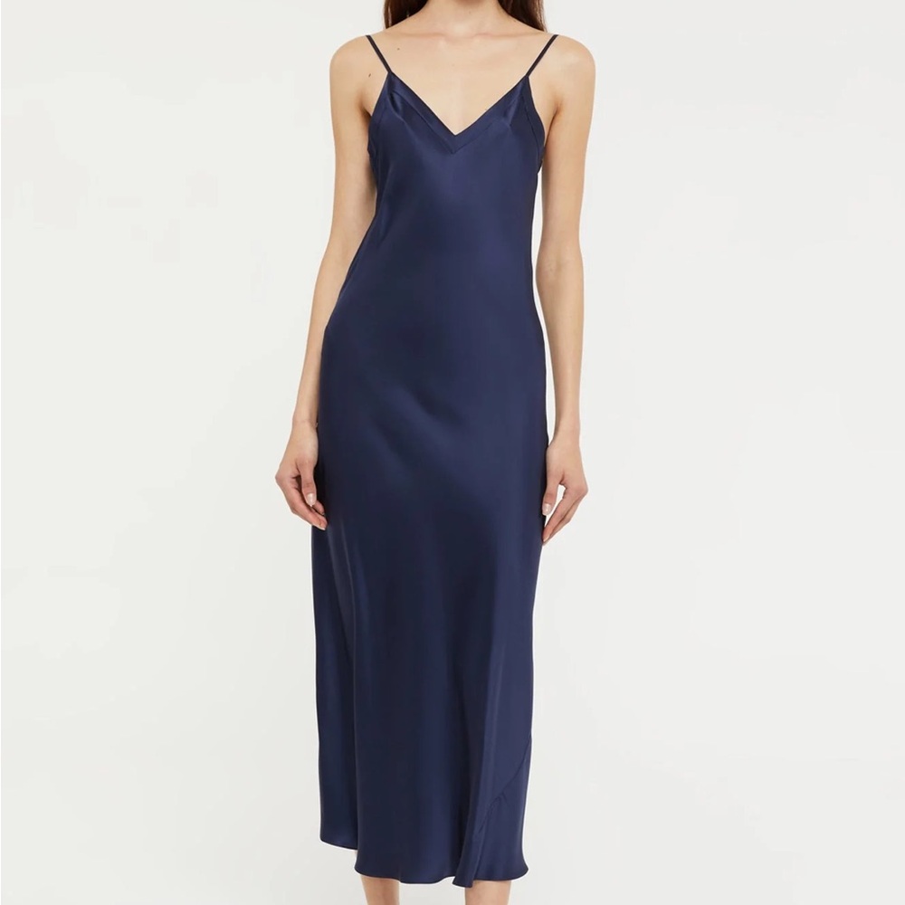 Ginia, 100% Silk Navy V-neck spaghetti straps Slip Dress - size L, NWT